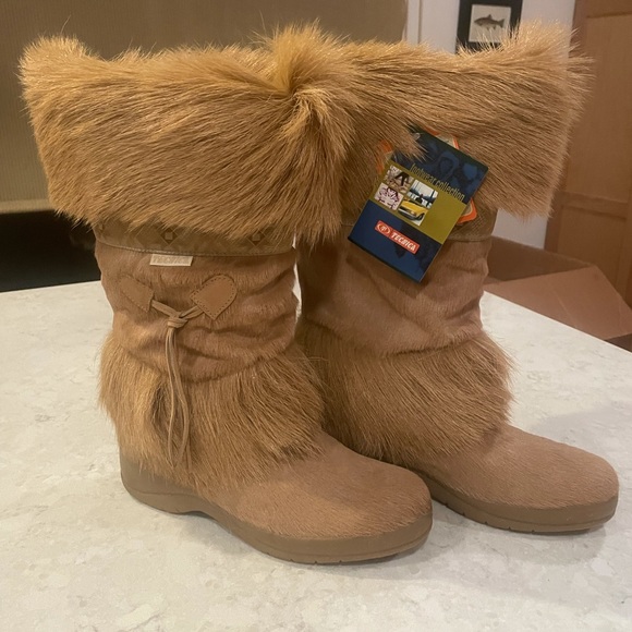 Tecnica Shoes - NWT Tecnica winter boots. Size 10. So warm and comfy!